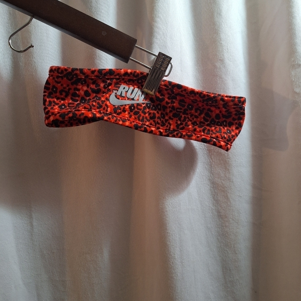 Nike athletic headband